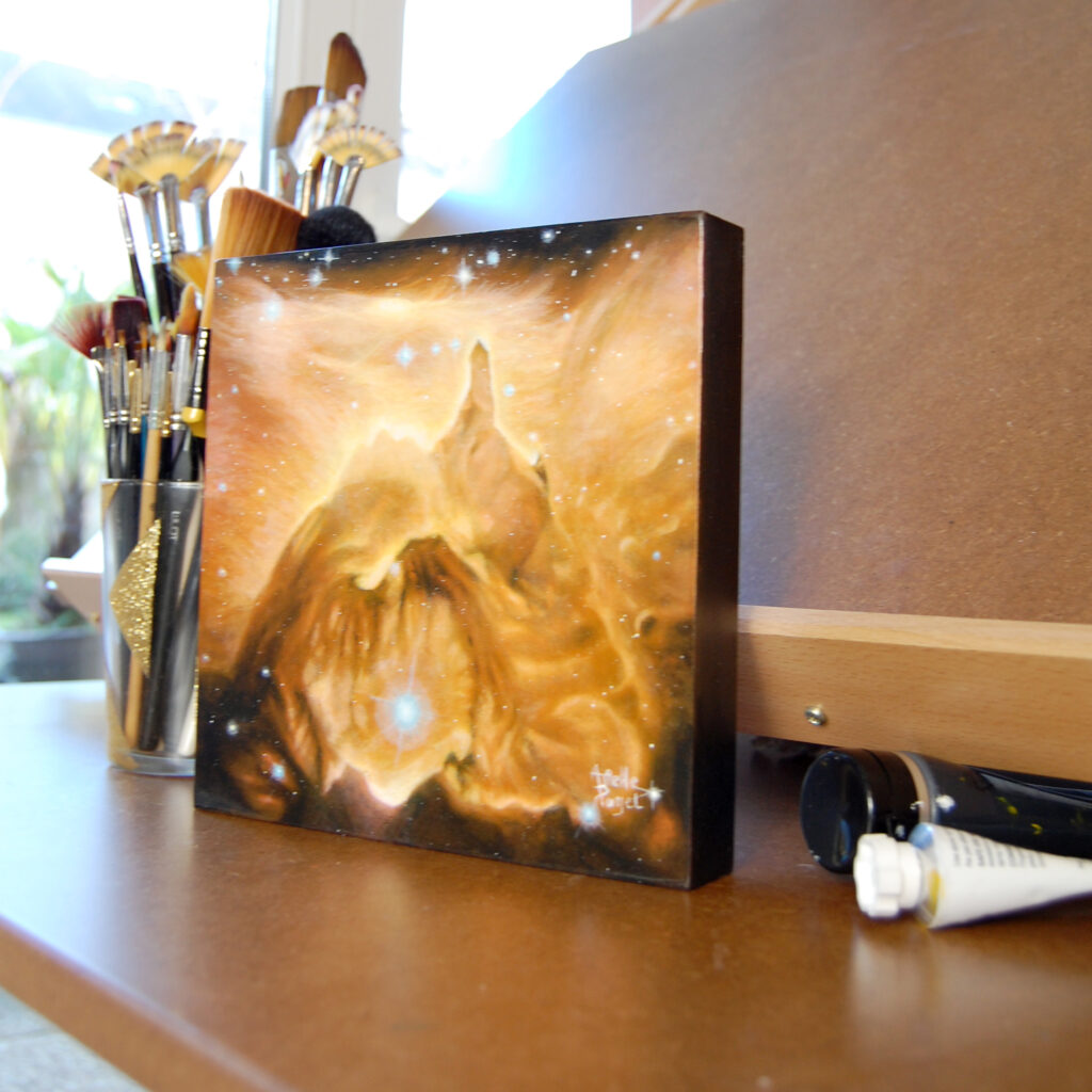 Peinture à l'acrylique de la nébuleuse NGC 6357 par Arielle Payet intitulée "Home" prise en photo à l'atelier de l'artiste avec côté de 3cm visible